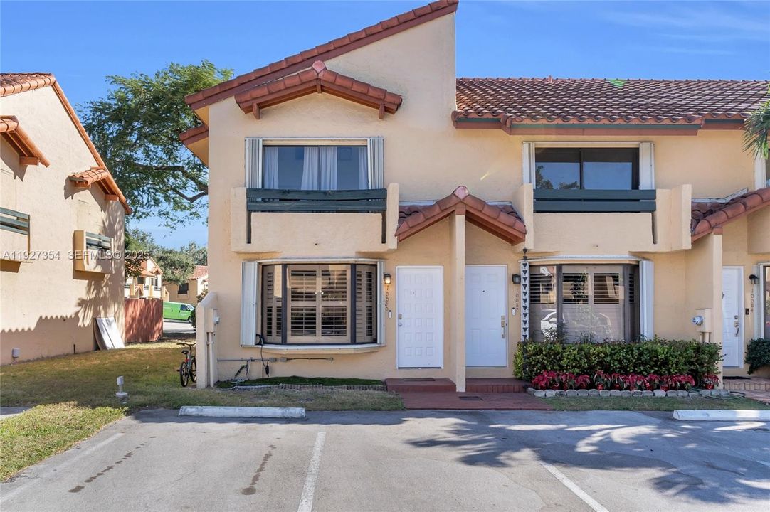 For Sale: $495,000 (2 beds, 2 baths, 1152 Square Feet)