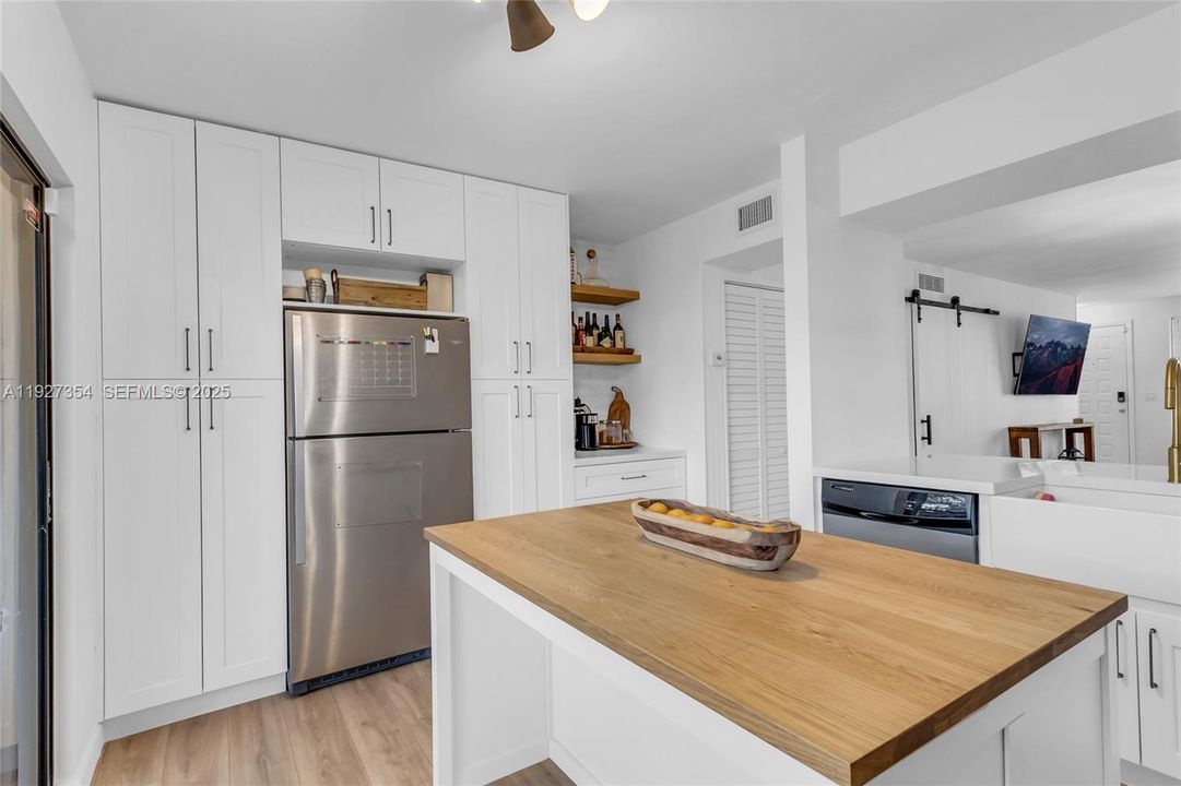 For Sale: $495,000 (2 beds, 2 baths, 1152 Square Feet)