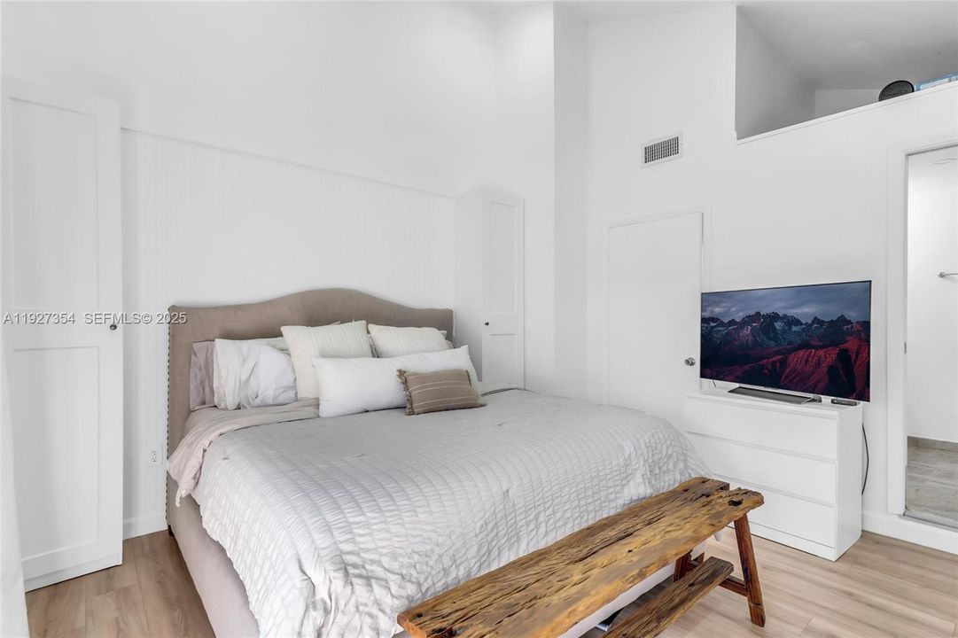 For Sale: $495,000 (2 beds, 2 baths, 1152 Square Feet)