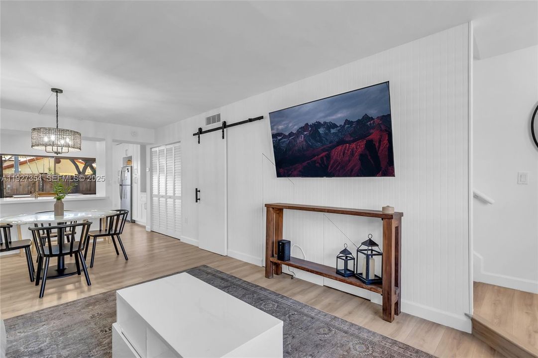 For Sale: $495,000 (2 beds, 2 baths, 1152 Square Feet)