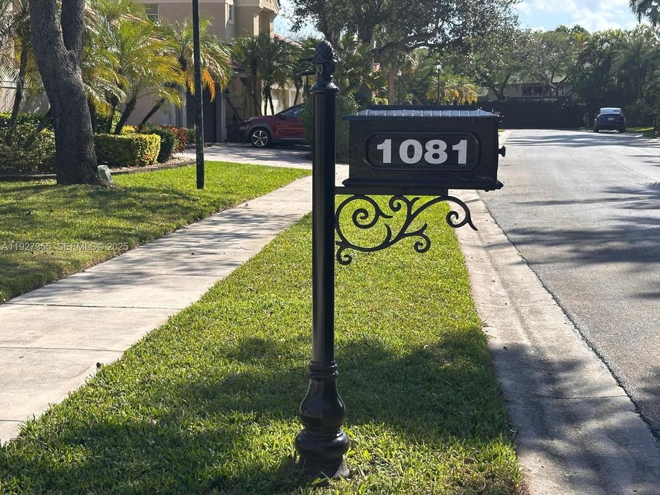 For Sale: $985,995 (5 beds, 3 baths, 2834 Square Feet)