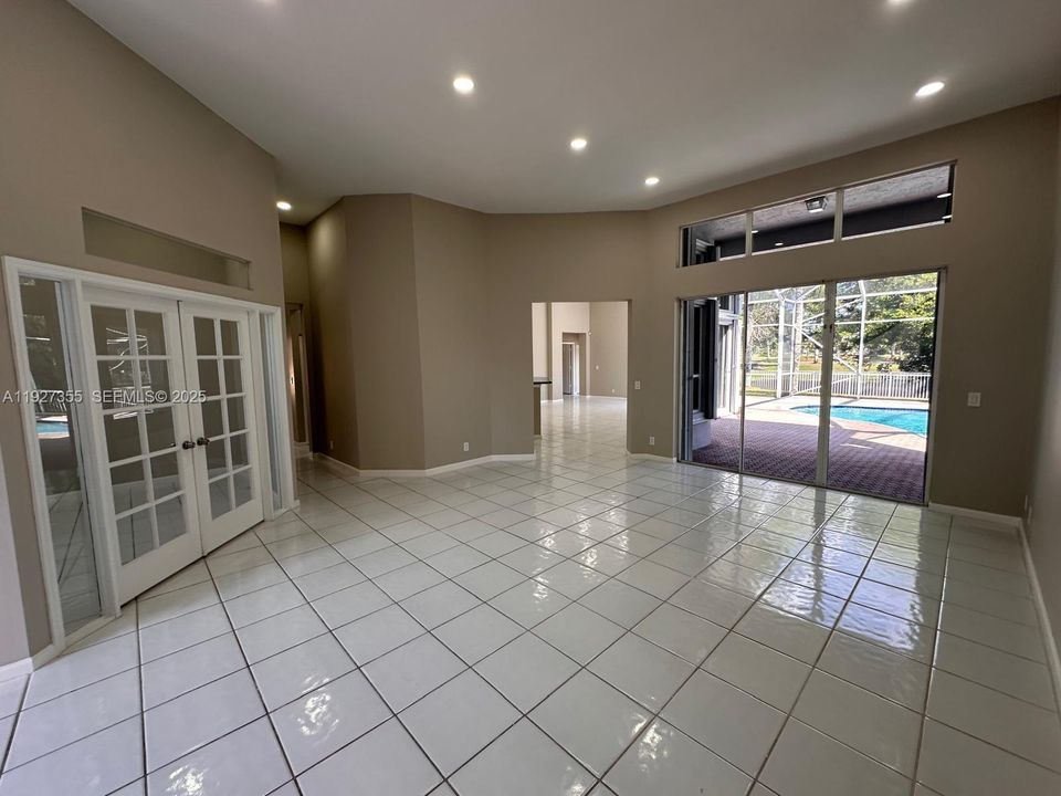 For Sale: $985,995 (5 beds, 3 baths, 2834 Square Feet)