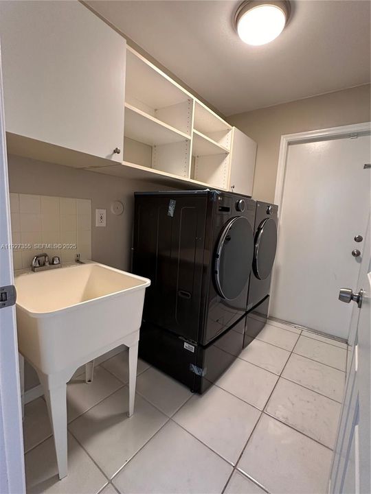 For Sale: $985,995 (5 beds, 3 baths, 2834 Square Feet)