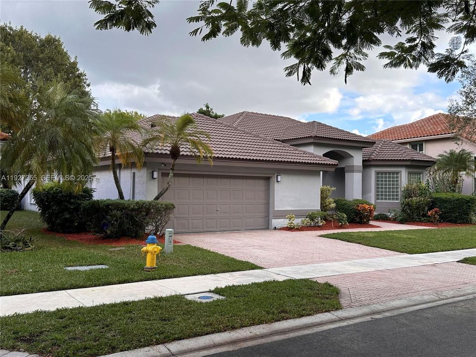 For Sale: $985,995 (5 beds, 3 baths, 2834 Square Feet)