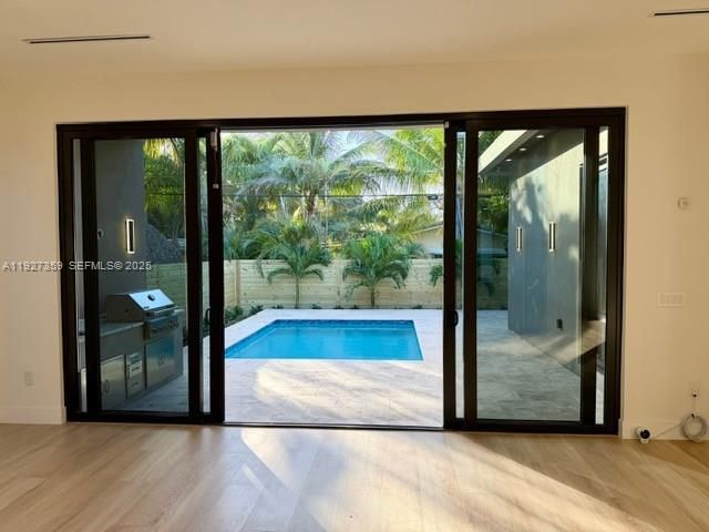 На продажу: $2,175,000 (4 спален, 3 ванн, 0 Квадратных фут)