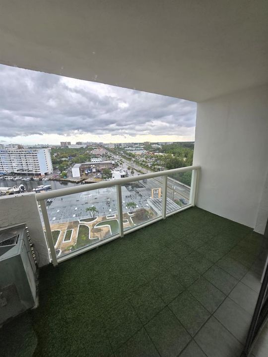 For Rent: $1,700 (1 beds, 1 baths, 740 Square Feet)