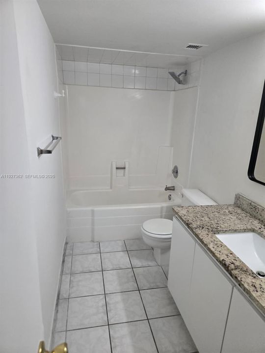For Rent: $1,700 (1 beds, 1 baths, 740 Square Feet)