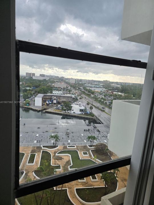 For Rent: $1,700 (1 beds, 1 baths, 740 Square Feet)