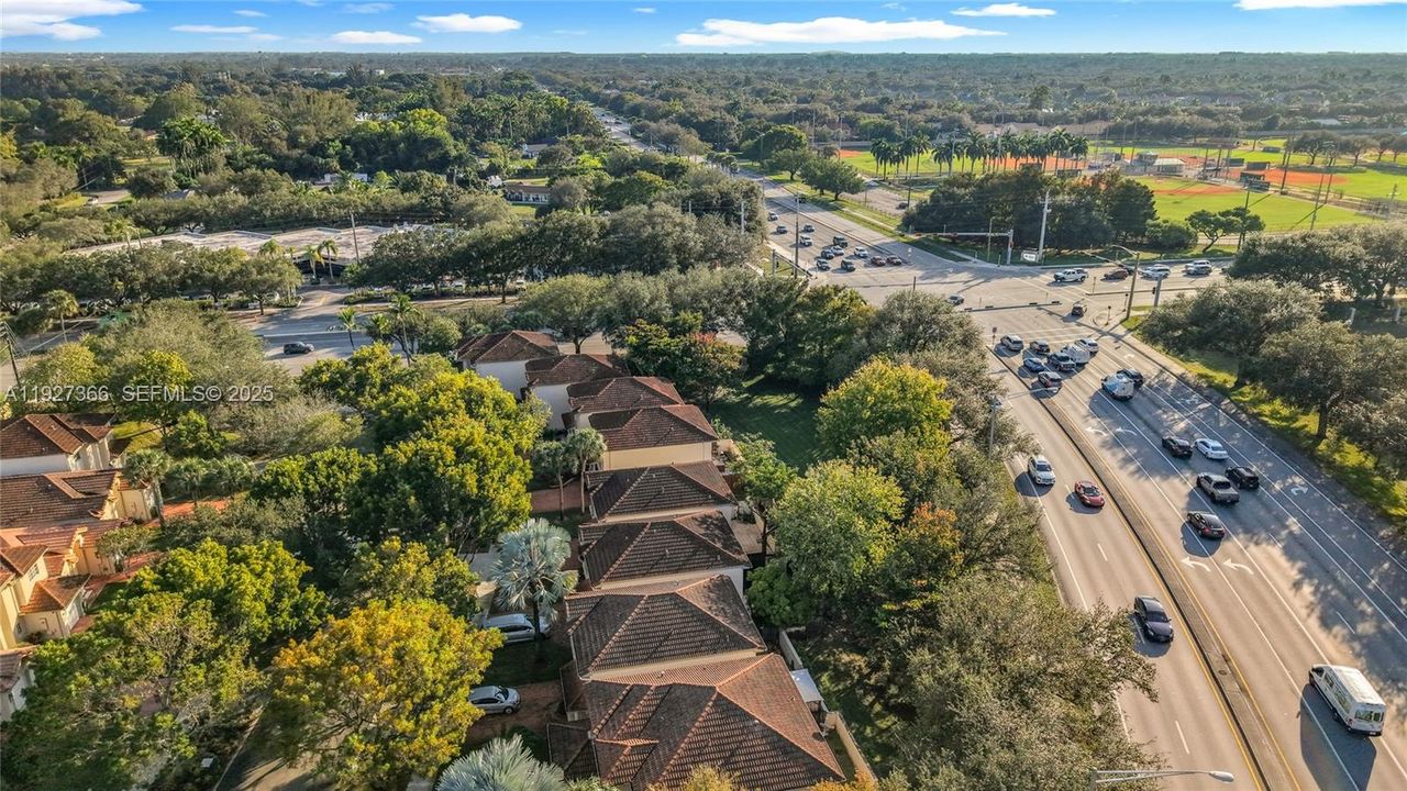 В аренду: $3,300 (3 спален, 2 ванн, 1687 Квадратных фут)