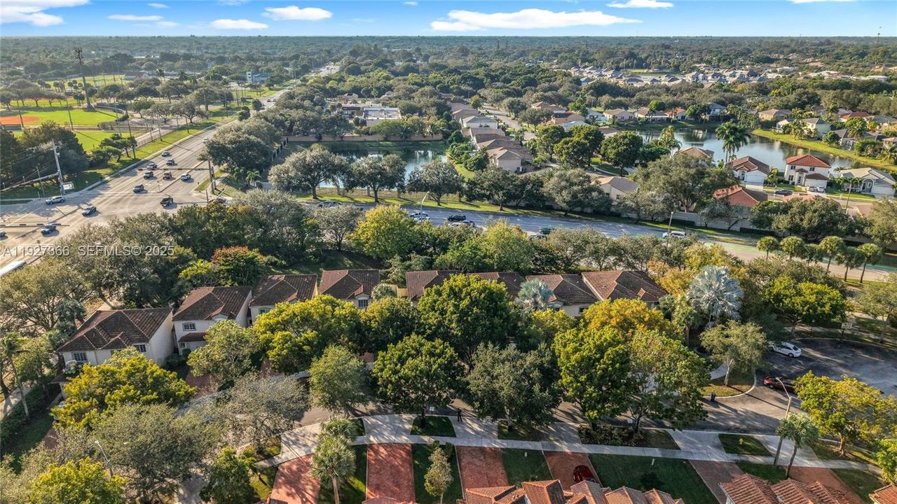 В аренду: $3,300 (3 спален, 2 ванн, 1687 Квадратных фут)