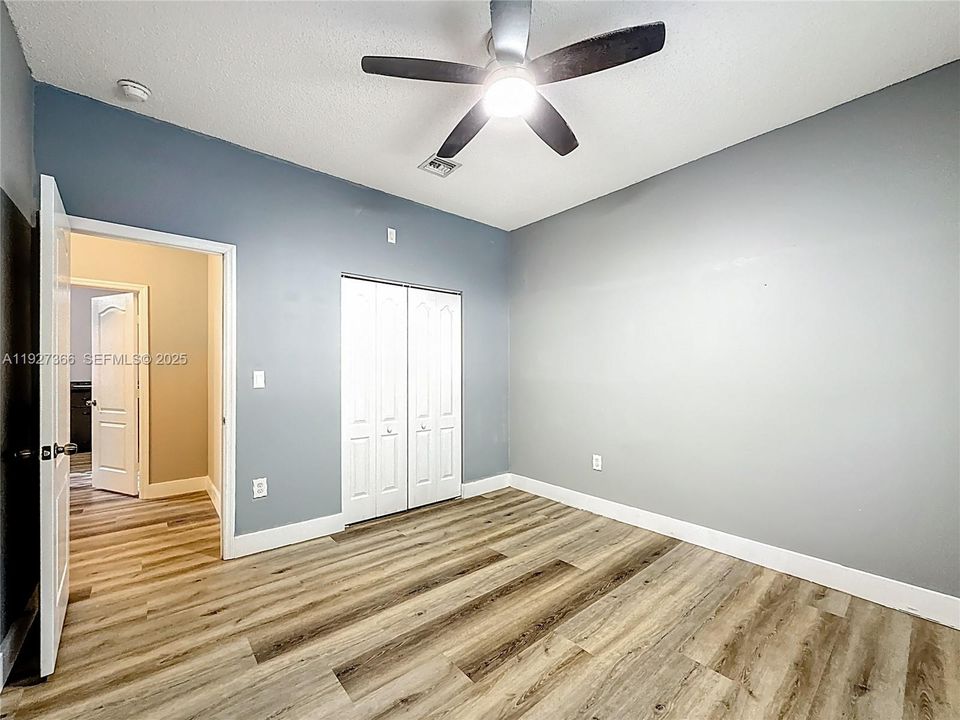 В аренду: $3,300 (3 спален, 2 ванн, 1687 Квадратных фут)