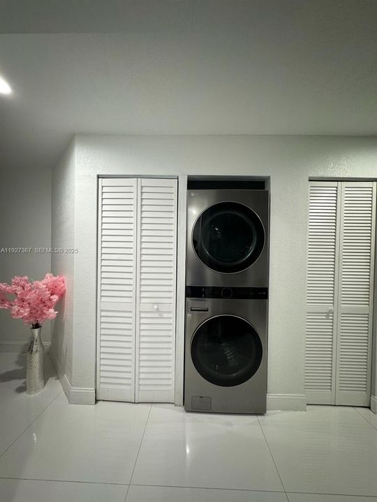 En Venta: $380,000 (3 camas, 2 baños, 1165 Pies cuadrados)