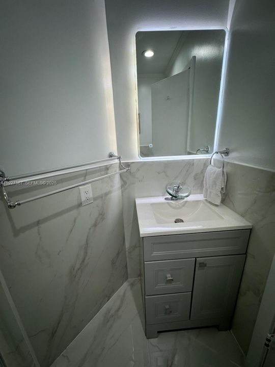 En Venta: $380,000 (3 camas, 2 baños, 1165 Pies cuadrados)