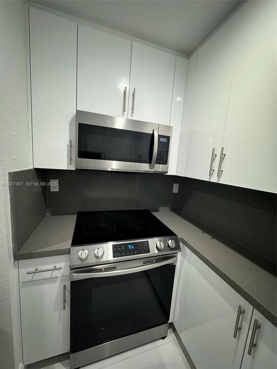 En Venta: $380,000 (3 camas, 2 baños, 1165 Pies cuadrados)