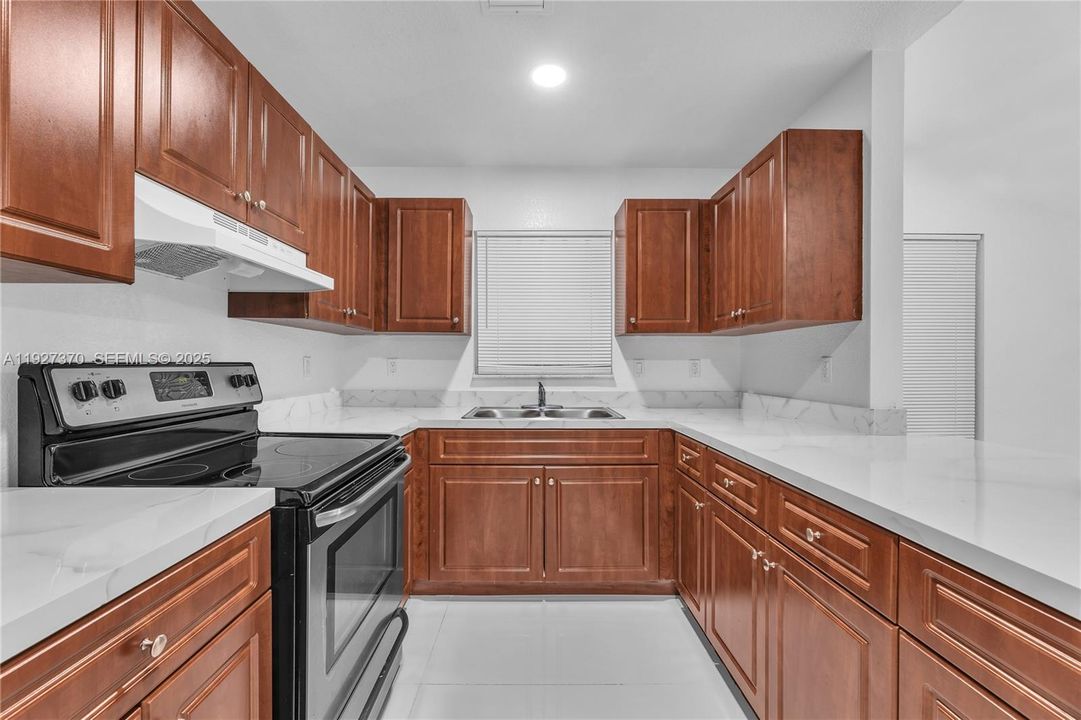 For Rent: $4,500 (3 beds, 2 baths, 1480 Square Feet)