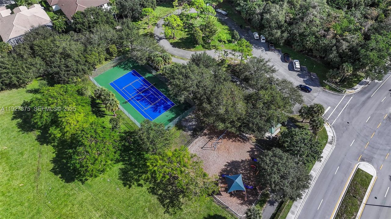 For Sale: $750,000 (4 beds, 3 baths, 2262 Square Feet)