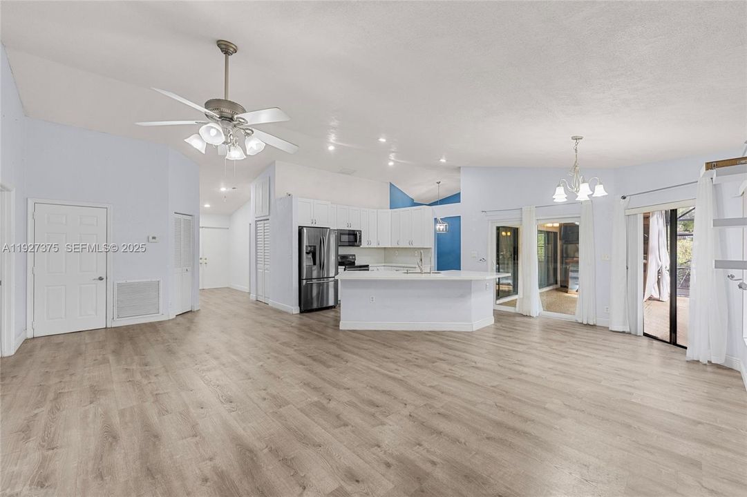 For Sale: $750,000 (4 beds, 3 baths, 2262 Square Feet)