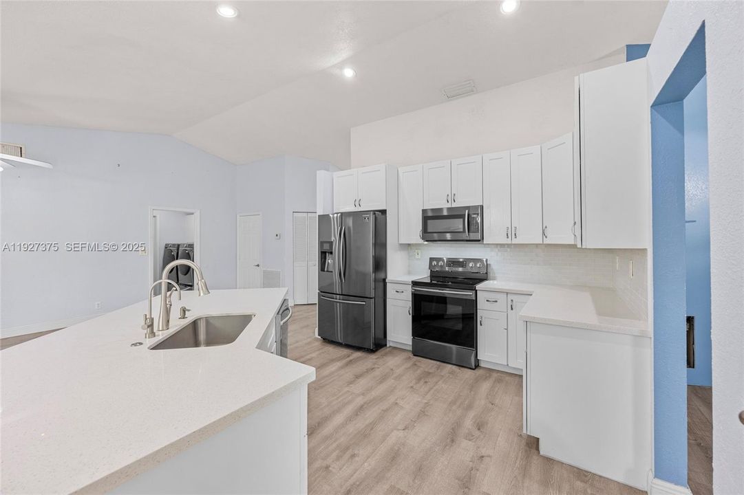 For Sale: $750,000 (4 beds, 3 baths, 2262 Square Feet)