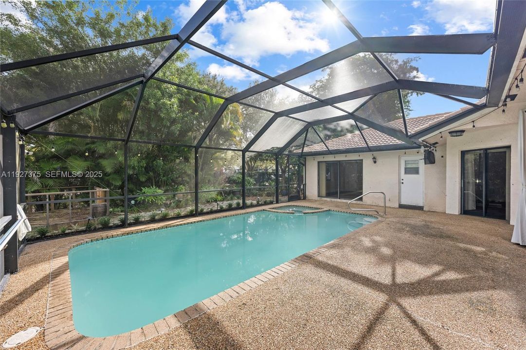 For Sale: $750,000 (4 beds, 3 baths, 2262 Square Feet)