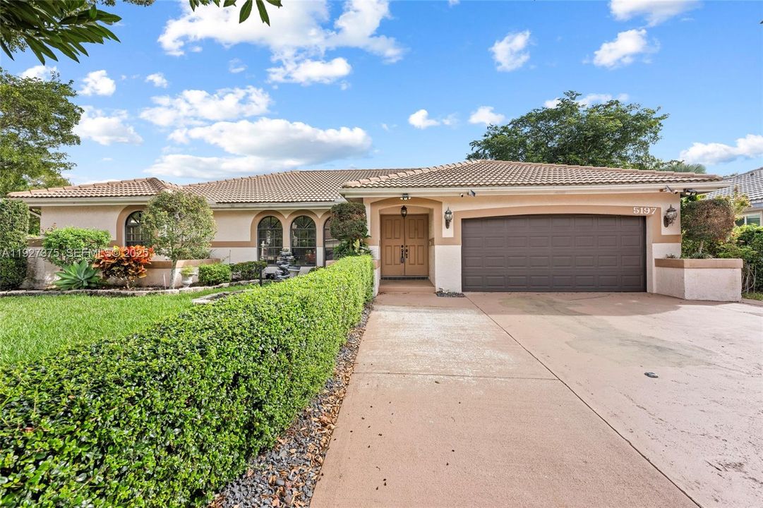 For Sale: $750,000 (4 beds, 3 baths, 2262 Square Feet)