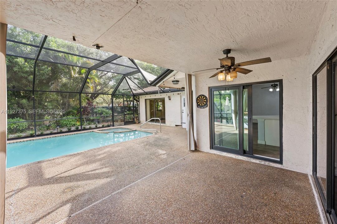 For Sale: $750,000 (4 beds, 3 baths, 2262 Square Feet)