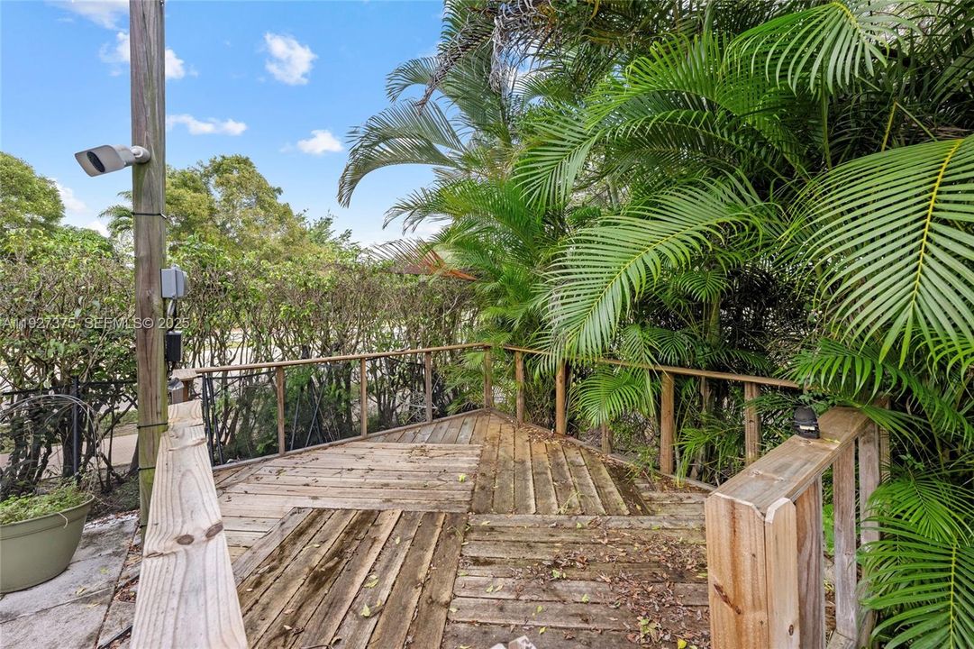 For Sale: $750,000 (4 beds, 3 baths, 2262 Square Feet)