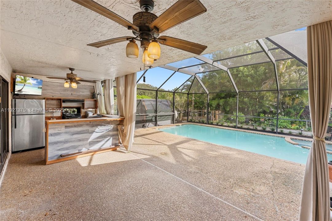 For Sale: $750,000 (4 beds, 3 baths, 2262 Square Feet)