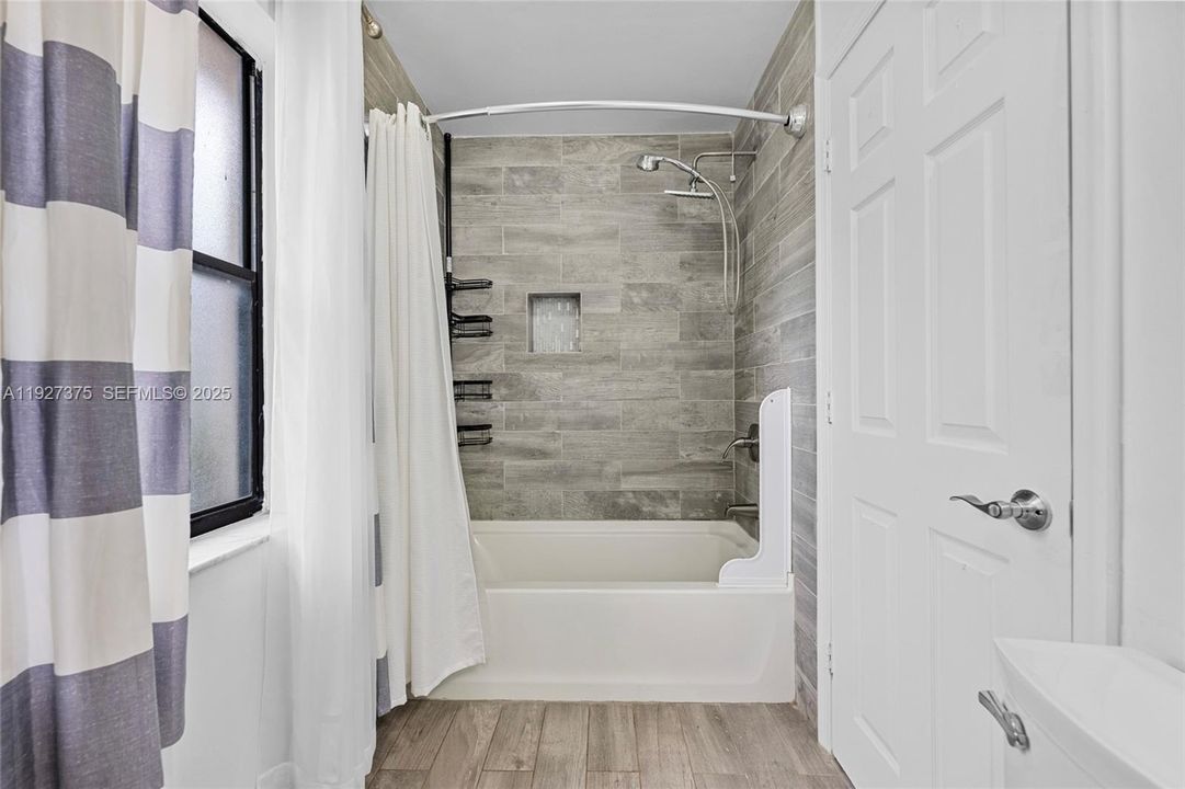 For Sale: $750,000 (4 beds, 3 baths, 2262 Square Feet)