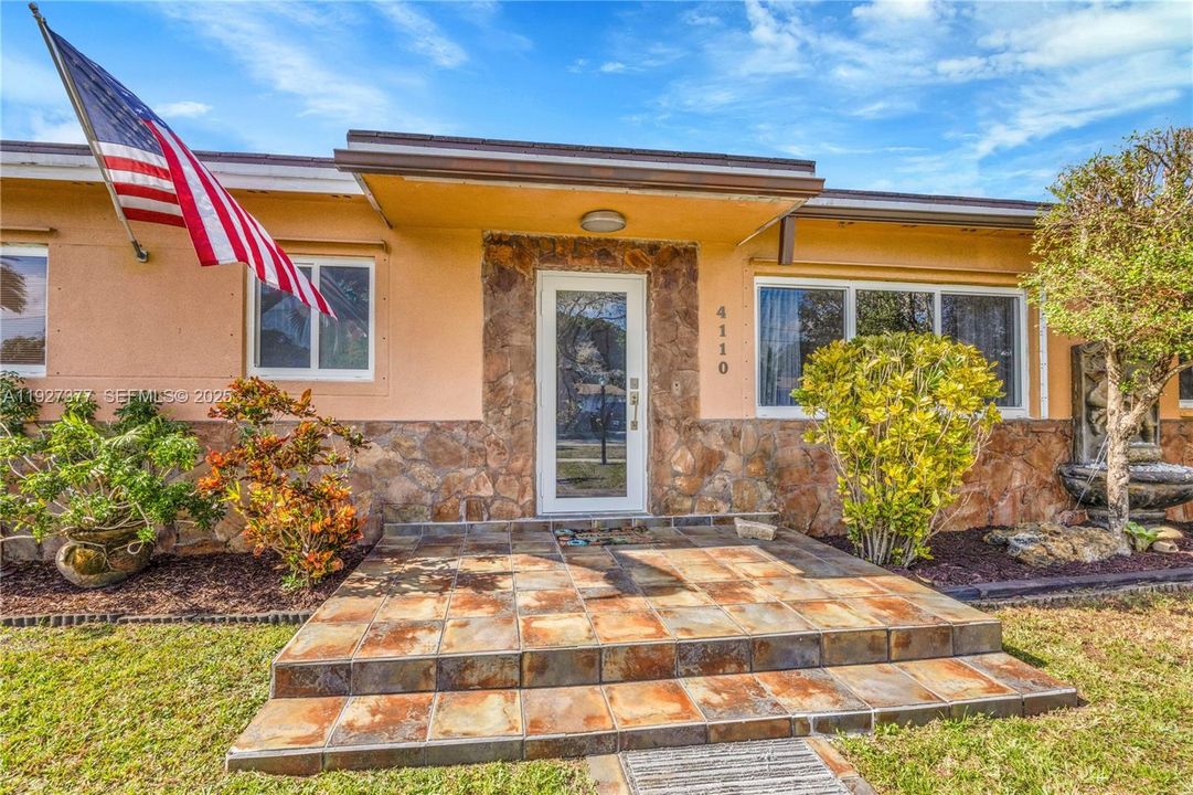 For Sale: $730,000 (3 beds, 2 baths, 2120 Square Feet)