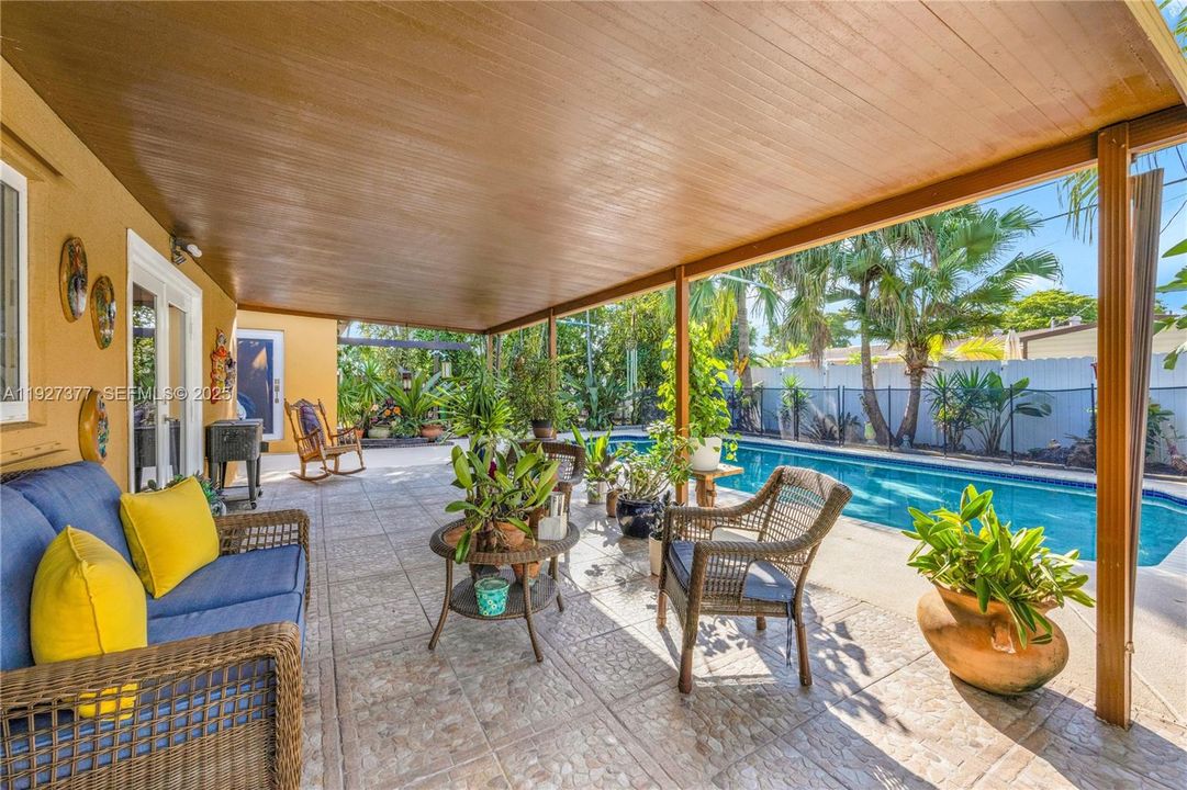 For Sale: $730,000 (3 beds, 2 baths, 2120 Square Feet)