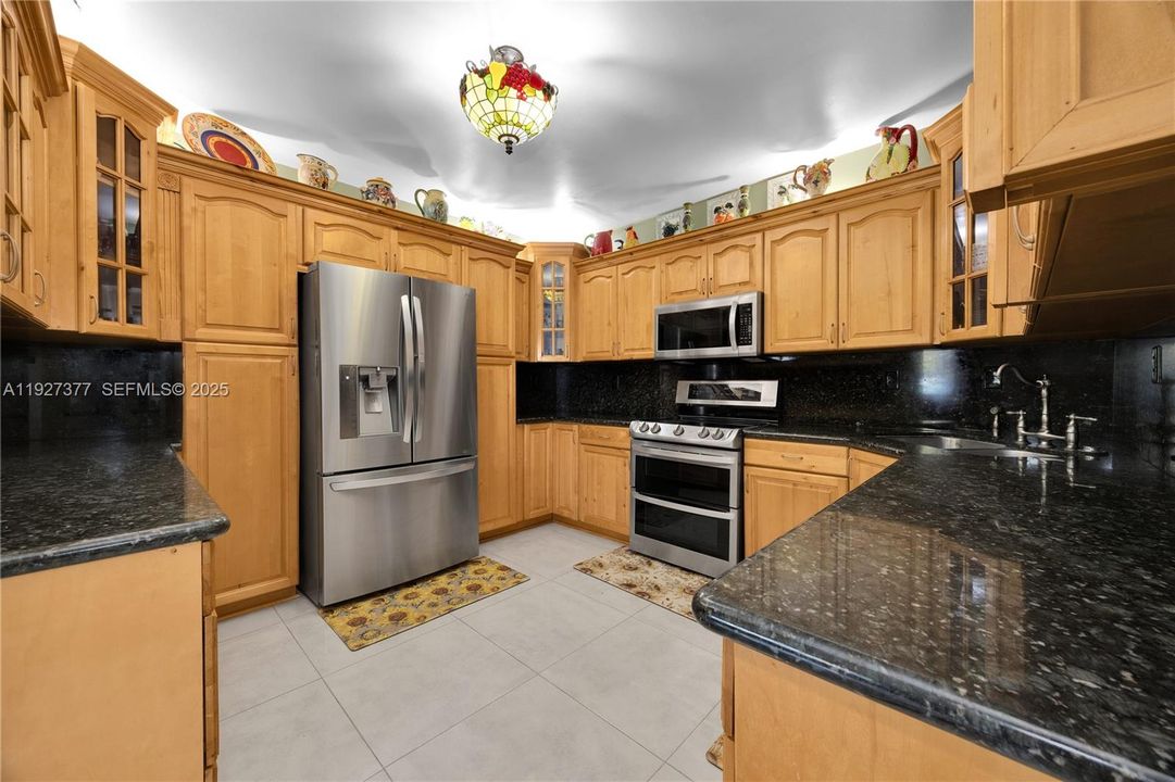 For Sale: $730,000 (3 beds, 2 baths, 2120 Square Feet)