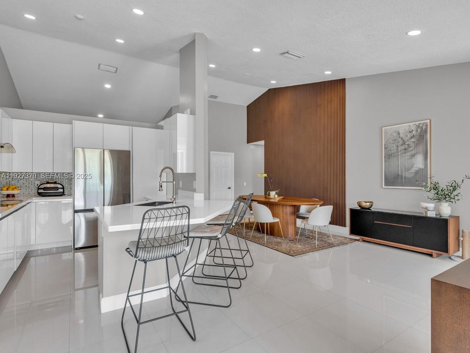 En Renta: $4,600 (3 camas, 2 baños, 1672 Pies cuadrados)