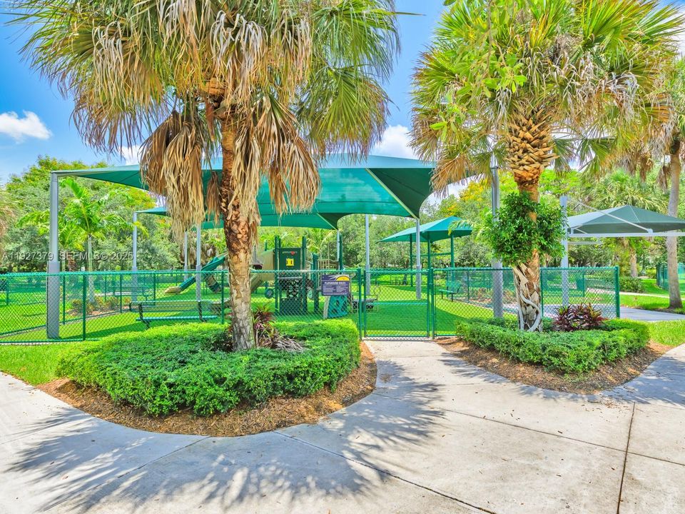 En Renta: $4,600 (3 camas, 2 baños, 1672 Pies cuadrados)