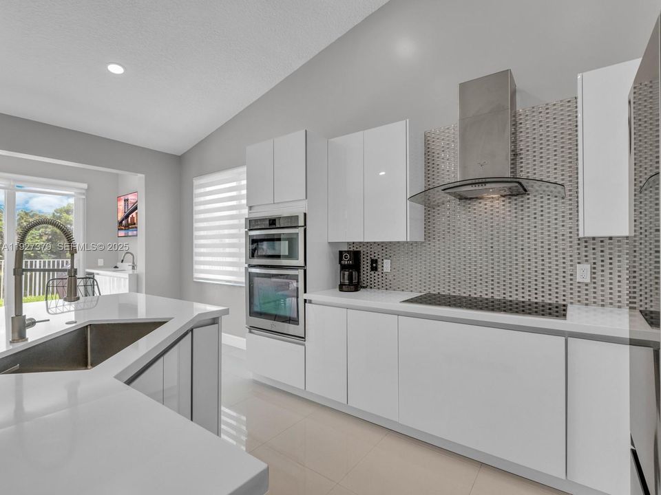 En Renta: $4,600 (3 camas, 2 baños, 1672 Pies cuadrados)