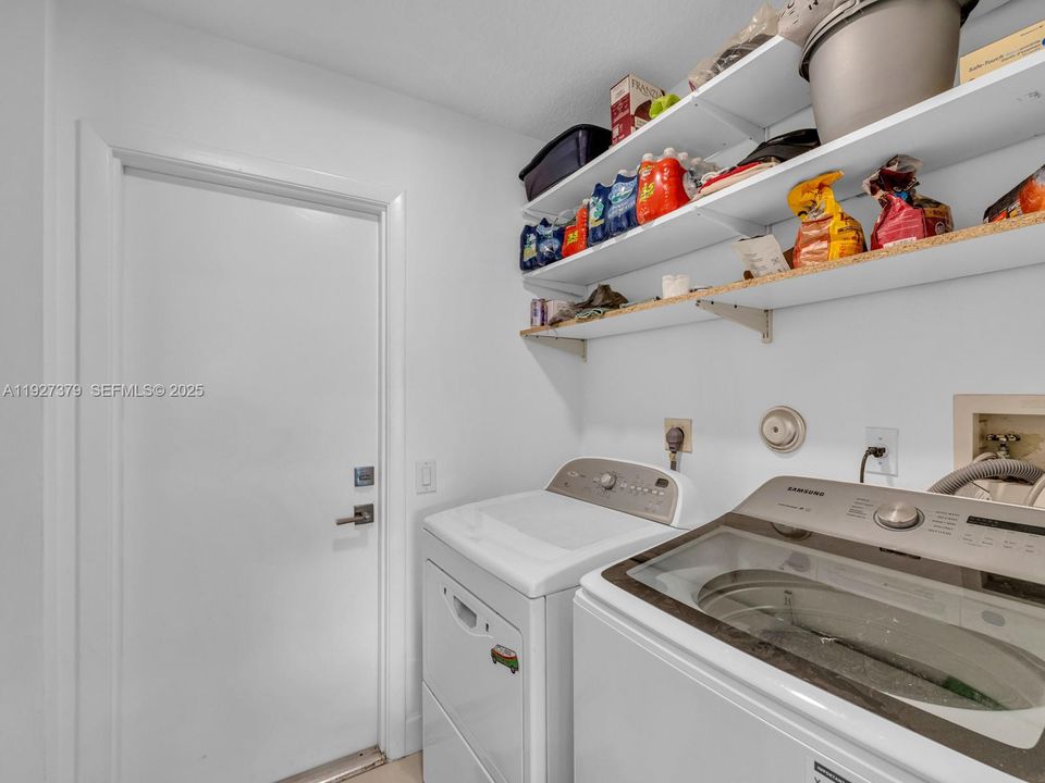 En Renta: $4,600 (3 camas, 2 baños, 1672 Pies cuadrados)