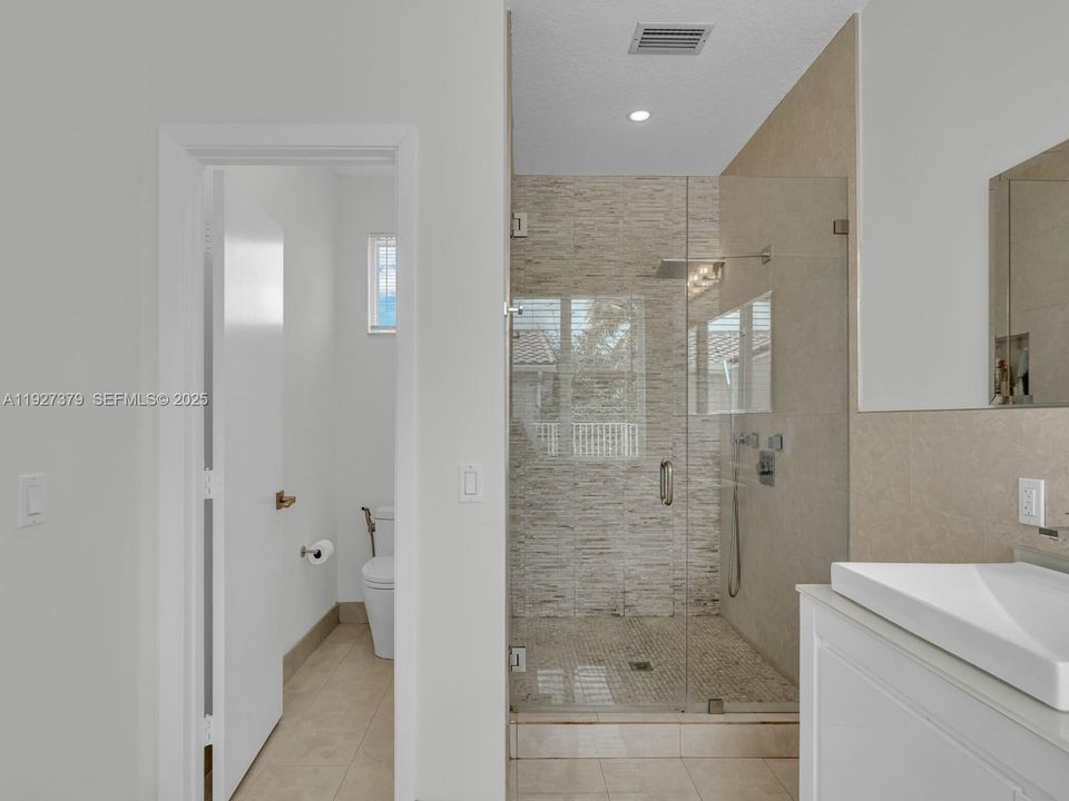 En Renta: $4,600 (3 camas, 2 baños, 1672 Pies cuadrados)