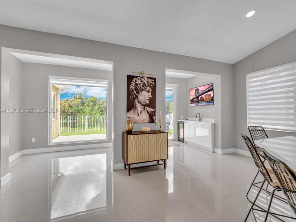 En Renta: $4,600 (3 camas, 2 baños, 1672 Pies cuadrados)