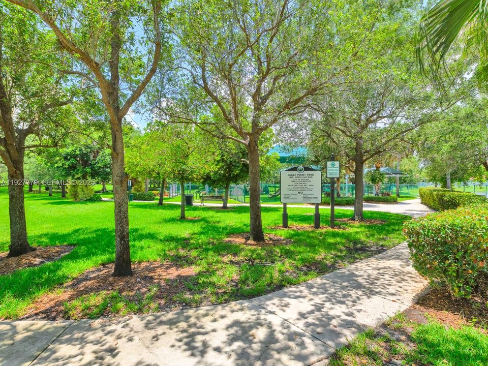 En Renta: $4,600 (3 camas, 2 baños, 1672 Pies cuadrados)