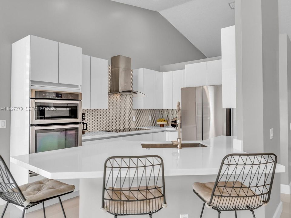 En Renta: $4,600 (3 camas, 2 baños, 1672 Pies cuadrados)