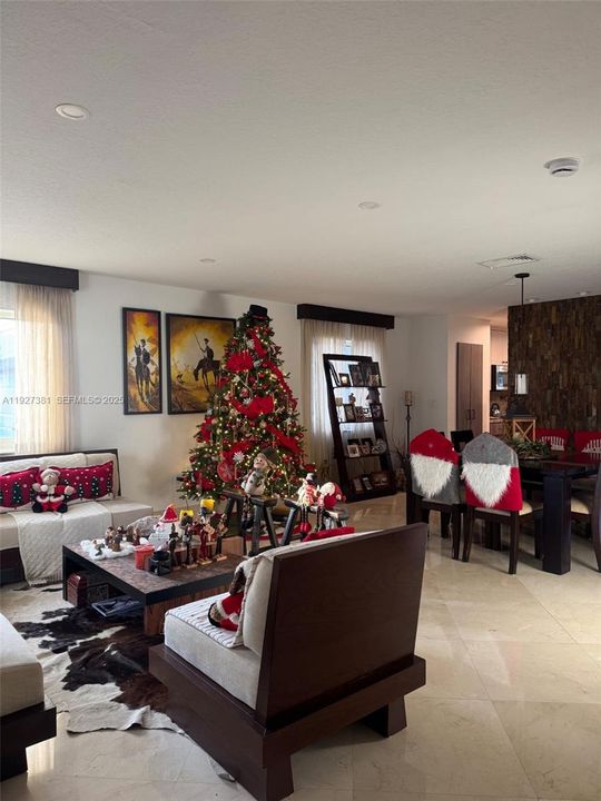 В аренду: $6,900 (4 спален, 3 ванн, 2923 Квадратных фут)