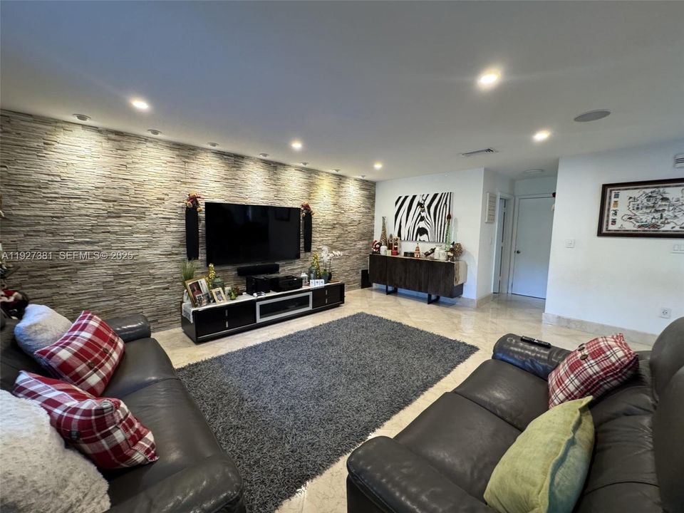 В аренду: $6,900 (4 спален, 3 ванн, 2923 Квадратных фут)