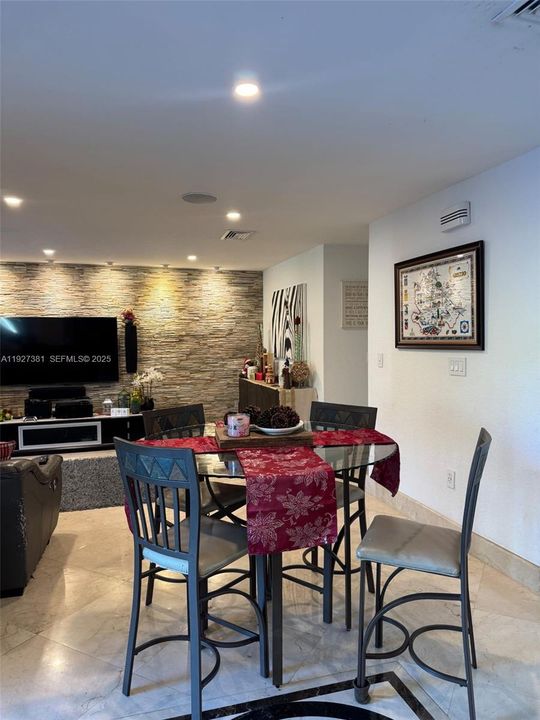 В аренду: $6,900 (4 спален, 3 ванн, 2923 Квадратных фут)