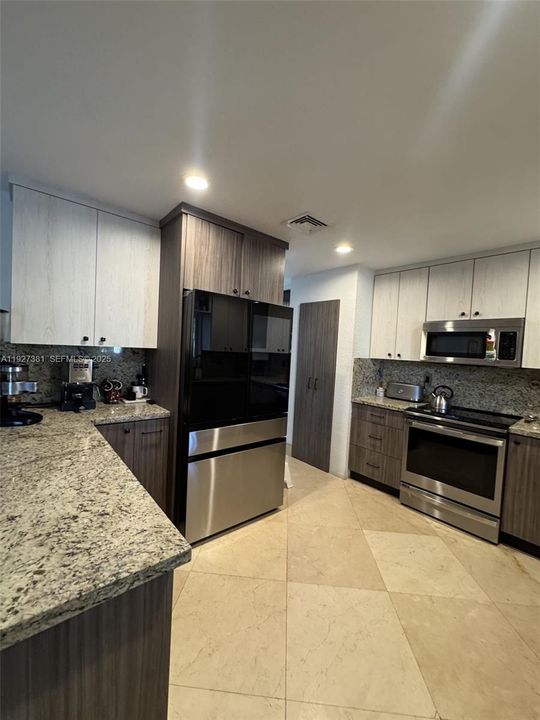 В аренду: $6,900 (4 спален, 3 ванн, 2923 Квадратных фут)