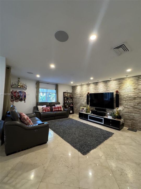 В аренду: $6,900 (4 спален, 3 ванн, 2923 Квадратных фут)