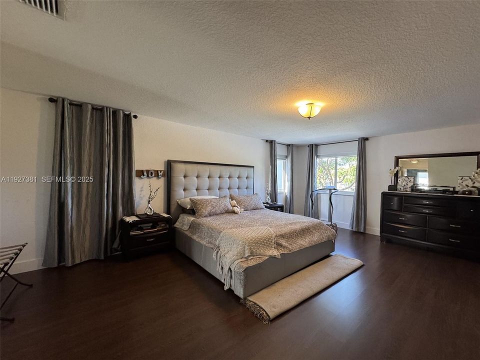 В аренду: $6,900 (4 спален, 3 ванн, 2923 Квадратных фут)