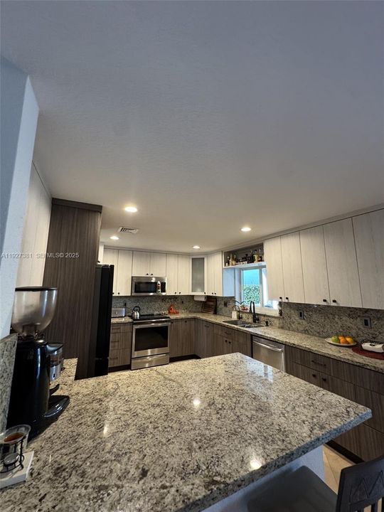 В аренду: $6,900 (4 спален, 3 ванн, 2923 Квадратных фут)