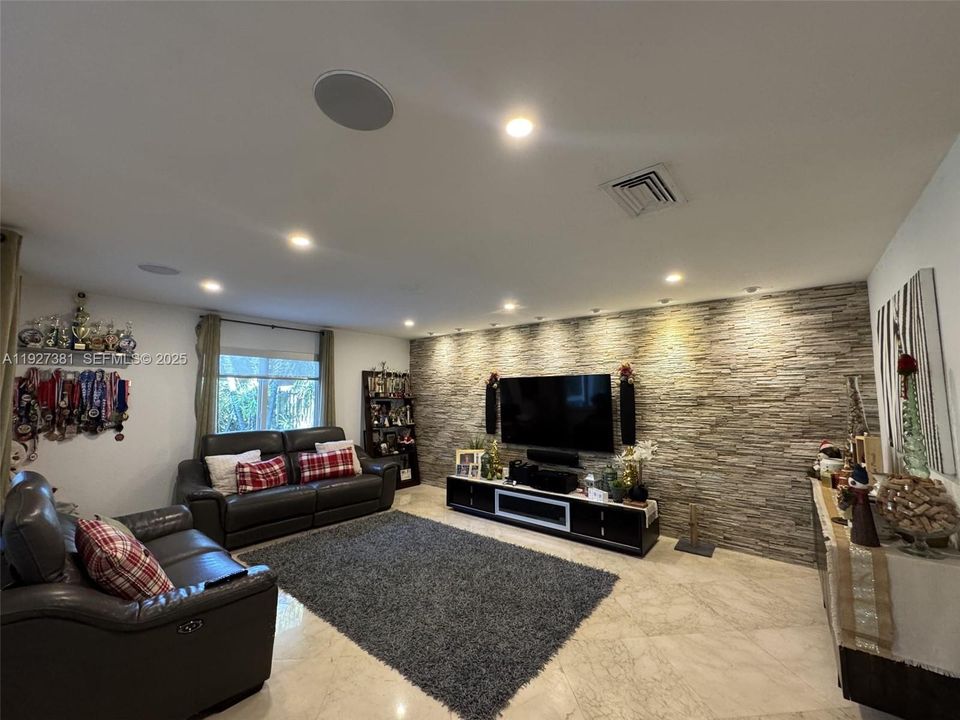 В аренду: $6,900 (4 спален, 3 ванн, 2923 Квадратных фут)