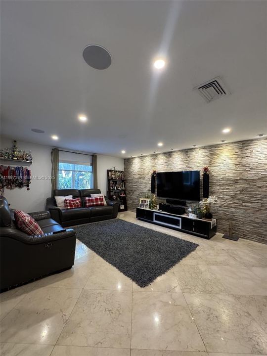 В аренду: $6,900 (4 спален, 3 ванн, 2923 Квадратных фут)