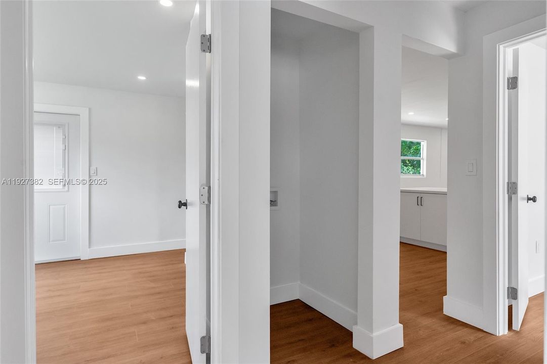 For Sale: $569,000 (5 beds, 3 baths, 1248 Square Feet)