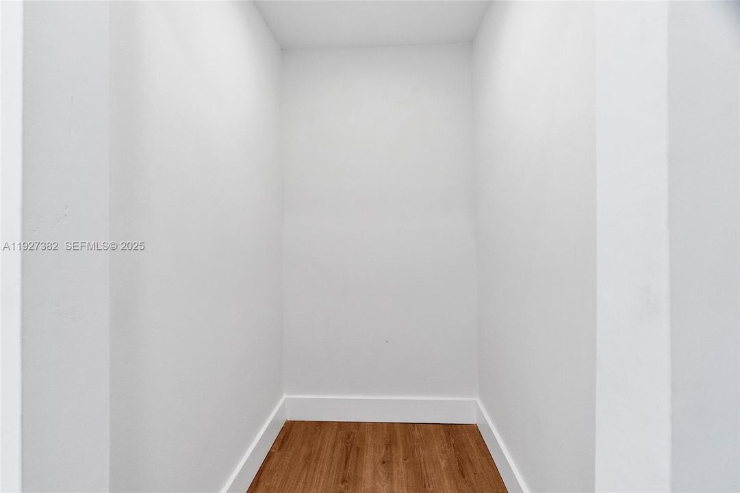 For Sale: $569,000 (5 beds, 3 baths, 1248 Square Feet)